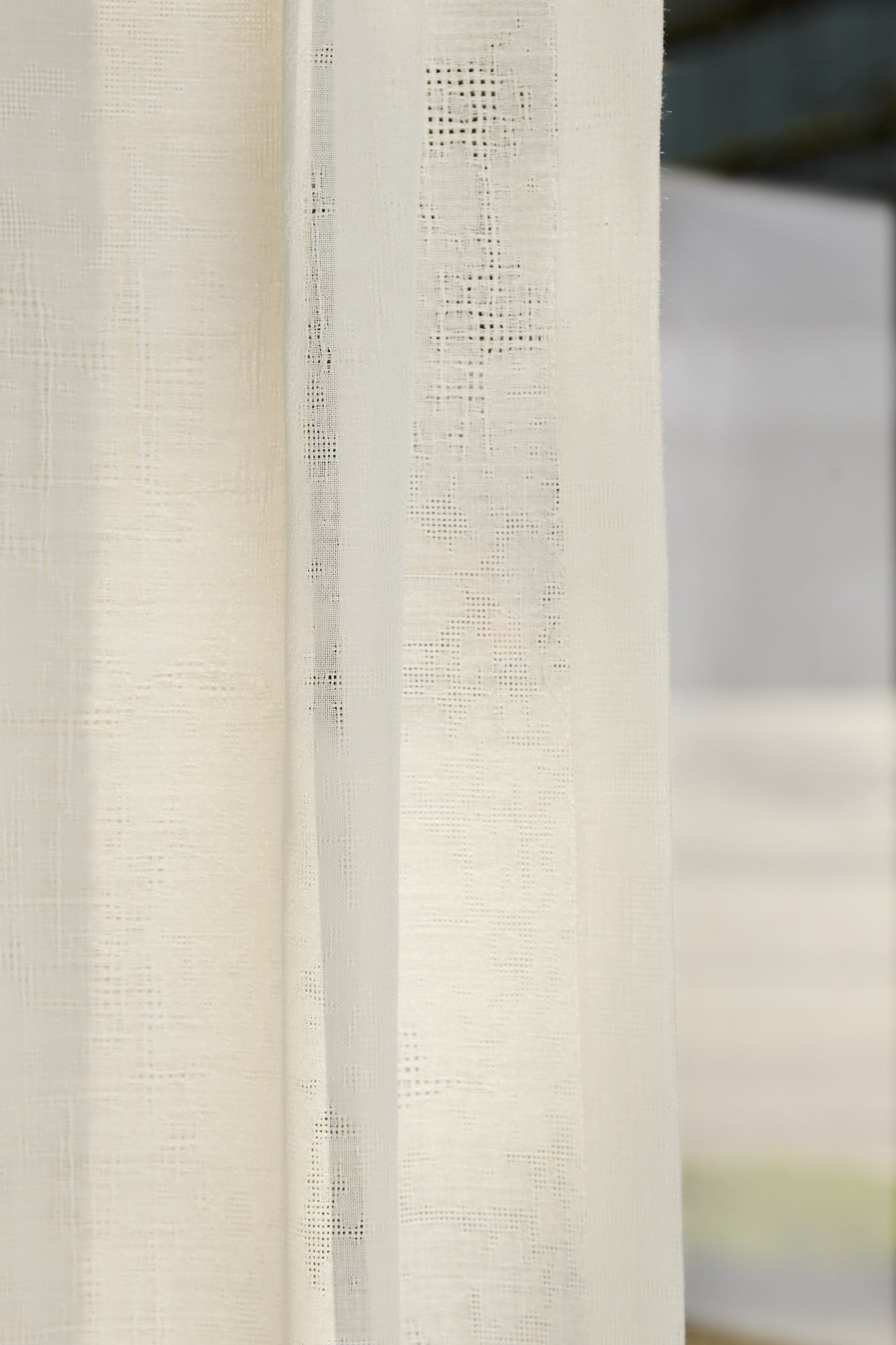 Gossamer_Hanging_01